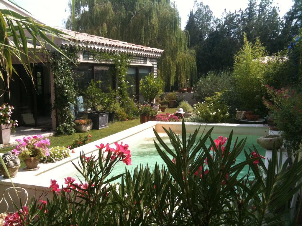 Le Clos Martin Eyragues 外观 照片